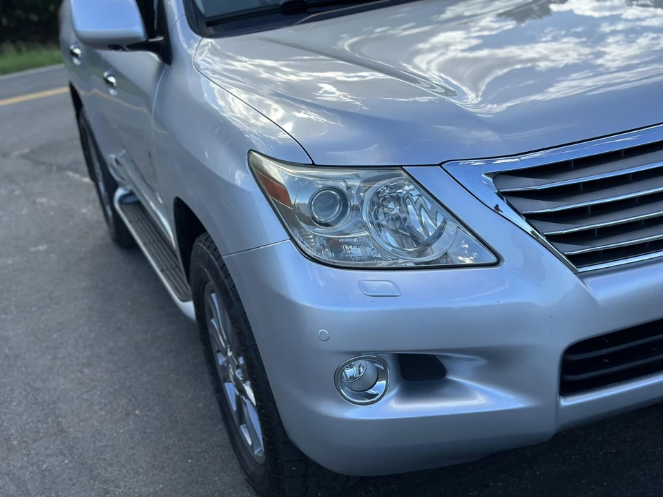 2011 Lexus LX 3rd Gen - Image 13 of 31