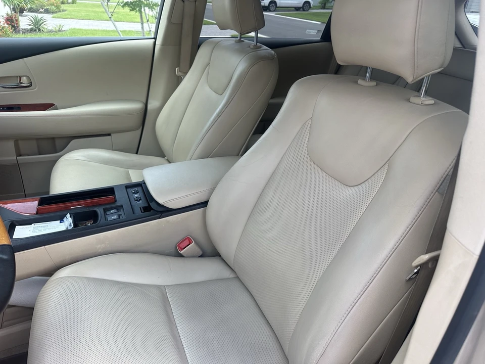 2011 Lexus RX 3rd Gen - Image 15 of 17