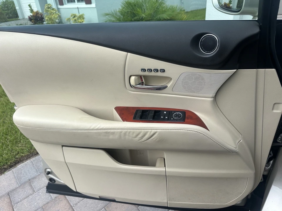2011 Lexus RX 3rd Gen - Image 17 of 17