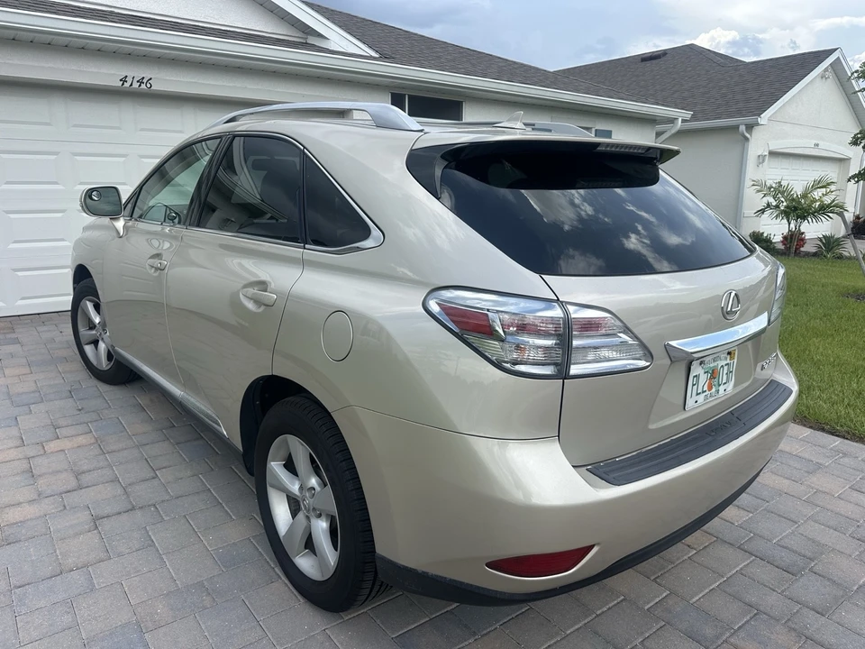 2011 Lexus RX 3rd Gen - Image 10 of 17