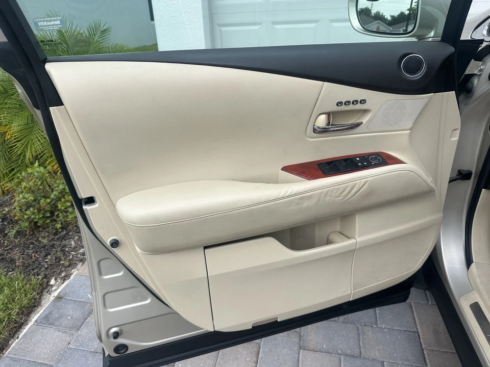 2011 Lexus RX 3rd Gen - Image 11 of 17