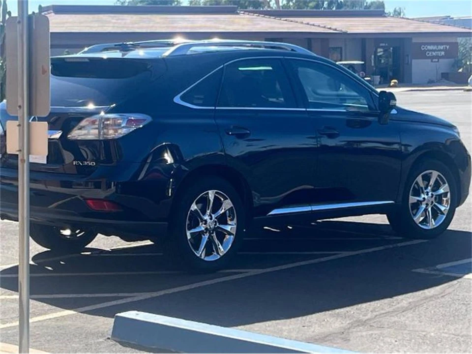 2011 Lexus RX 3rd Gen - Image 15 of 17