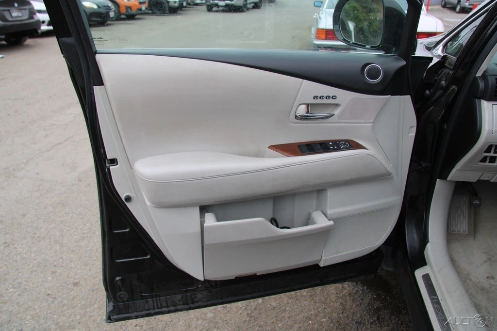 2011 Lexus RX 3rd Gen - Image 13 of 21