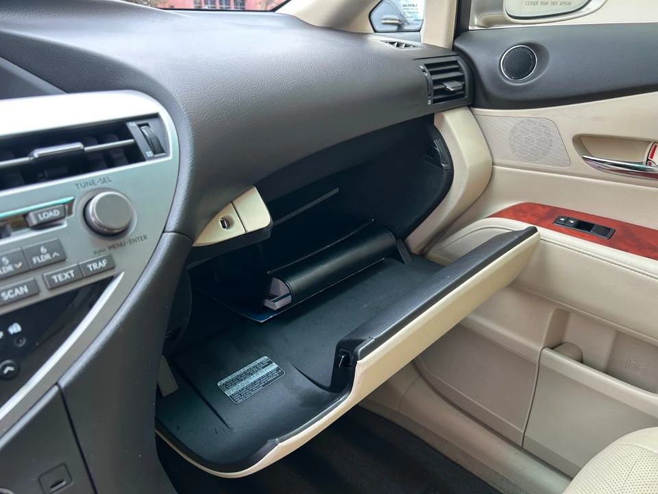 2011 Lexus RX 3rd Gen - Image 18 of 21