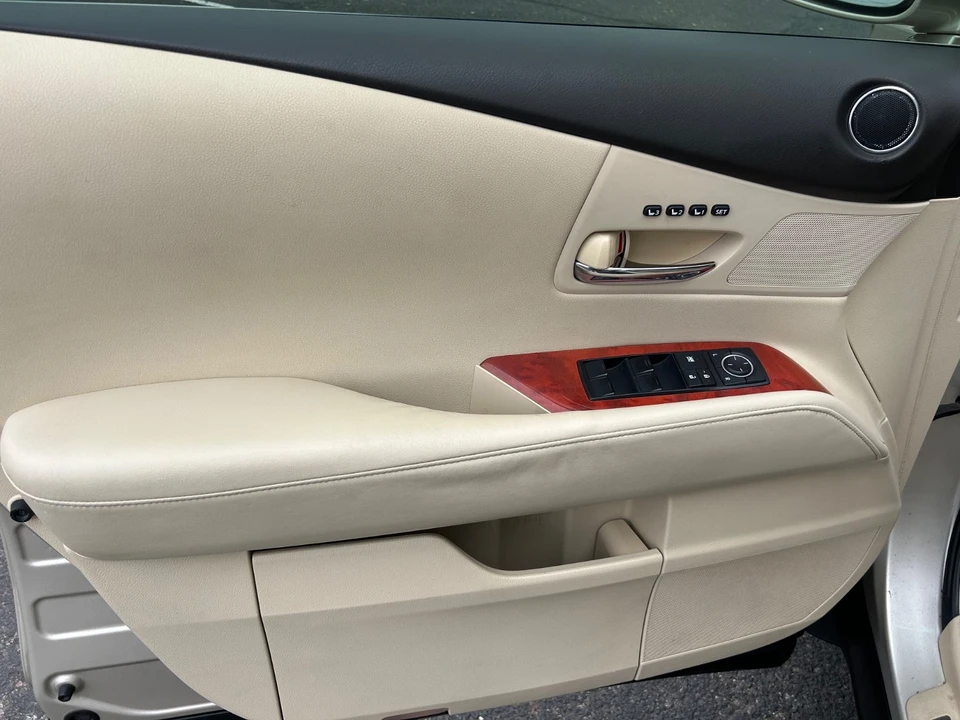2011 Lexus RX 3rd Gen - Image 13 of 21