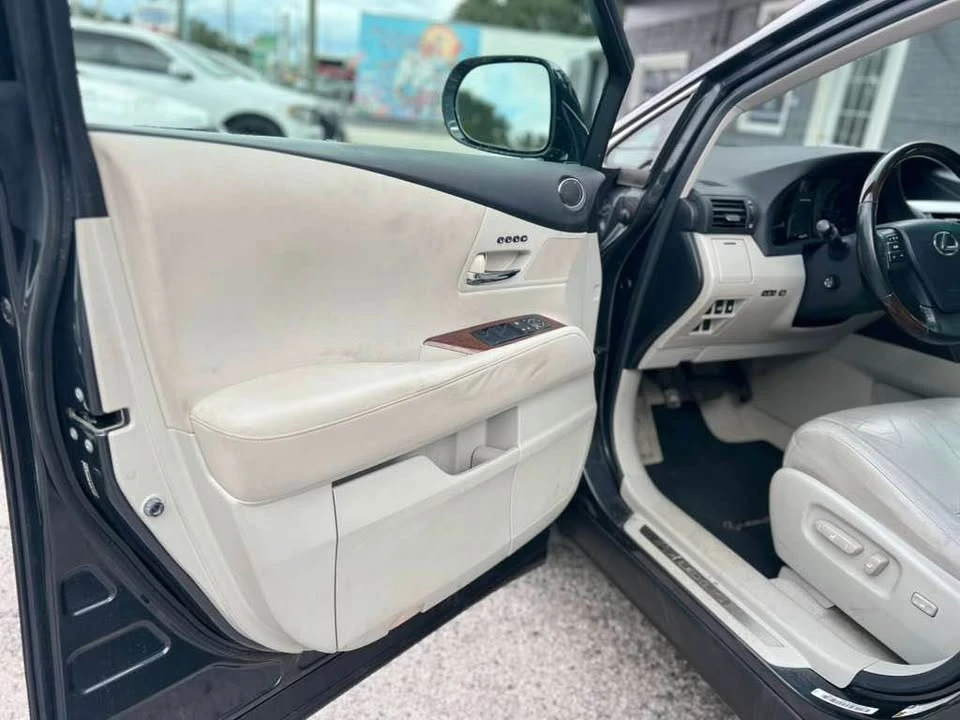 2011 Lexus RX 3rd Gen - Image 11 of 17
