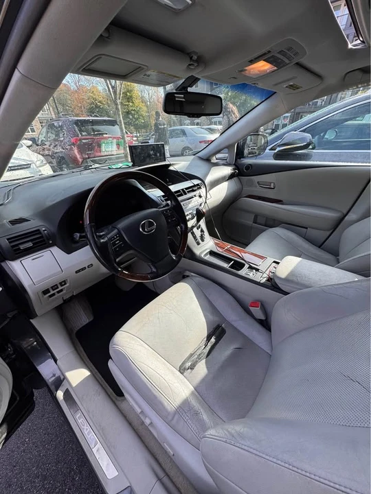2011 Lexus RX 3rd Gen - Image 4 of 10