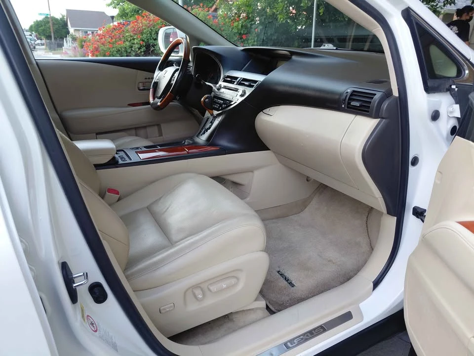 2011 Lexus RX 3rd Gen - Image 9 of 14