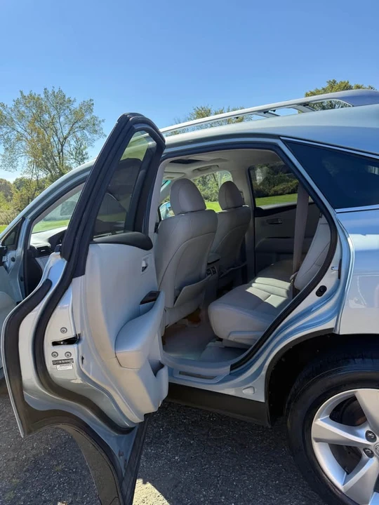 2011 Lexus RX 3rd Gen - Image 16 of 20