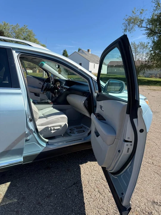 2011 Lexus RX 3rd Gen - Image 18 of 20