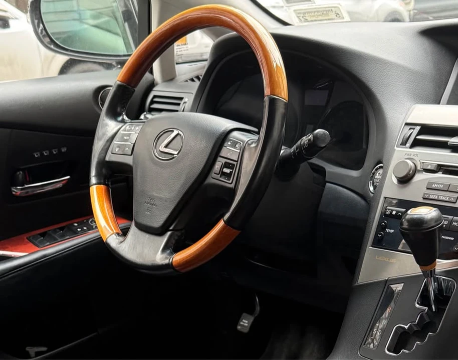 2011 Lexus RX 3rd Gen - Image 7 of 10