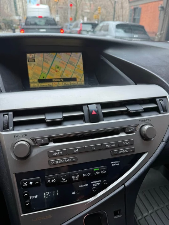 2011 Lexus RX 3rd Gen - Image 6 of 10