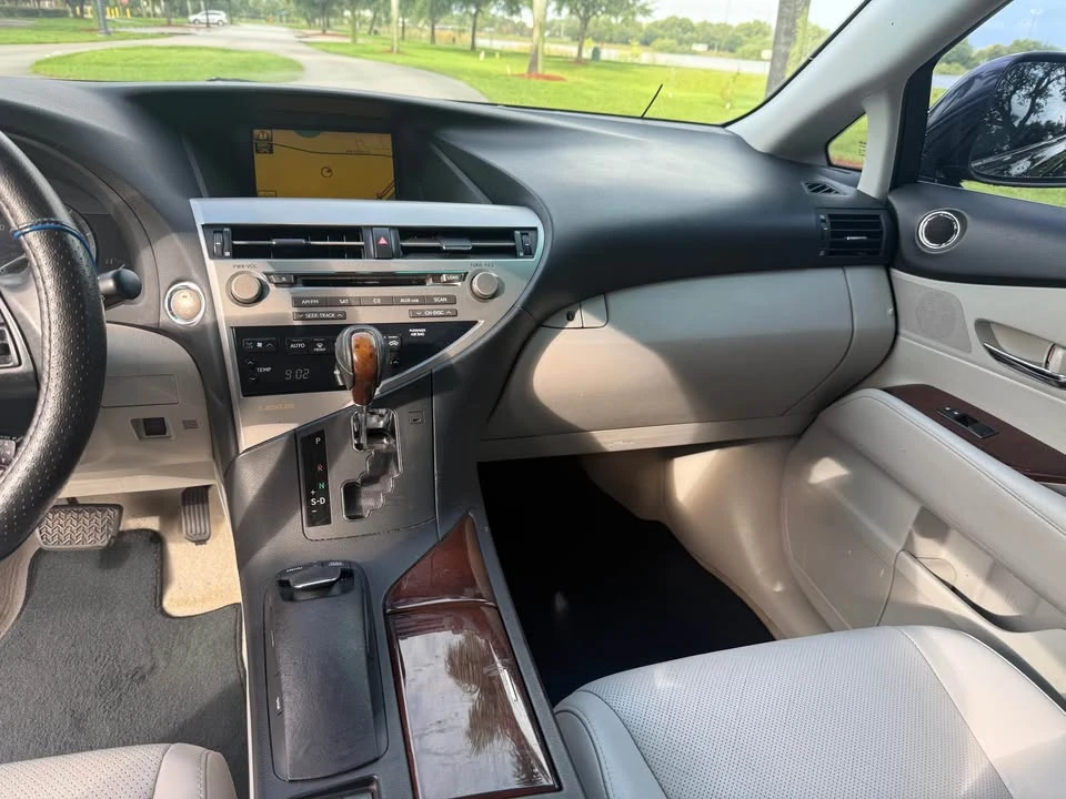 2011 Lexus RX 3rd Gen - Image 15 of 15