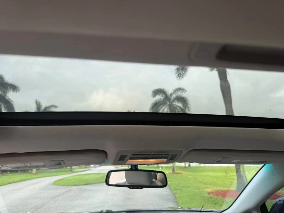 2011 Lexus RX 3rd Gen - Image 14 of 15