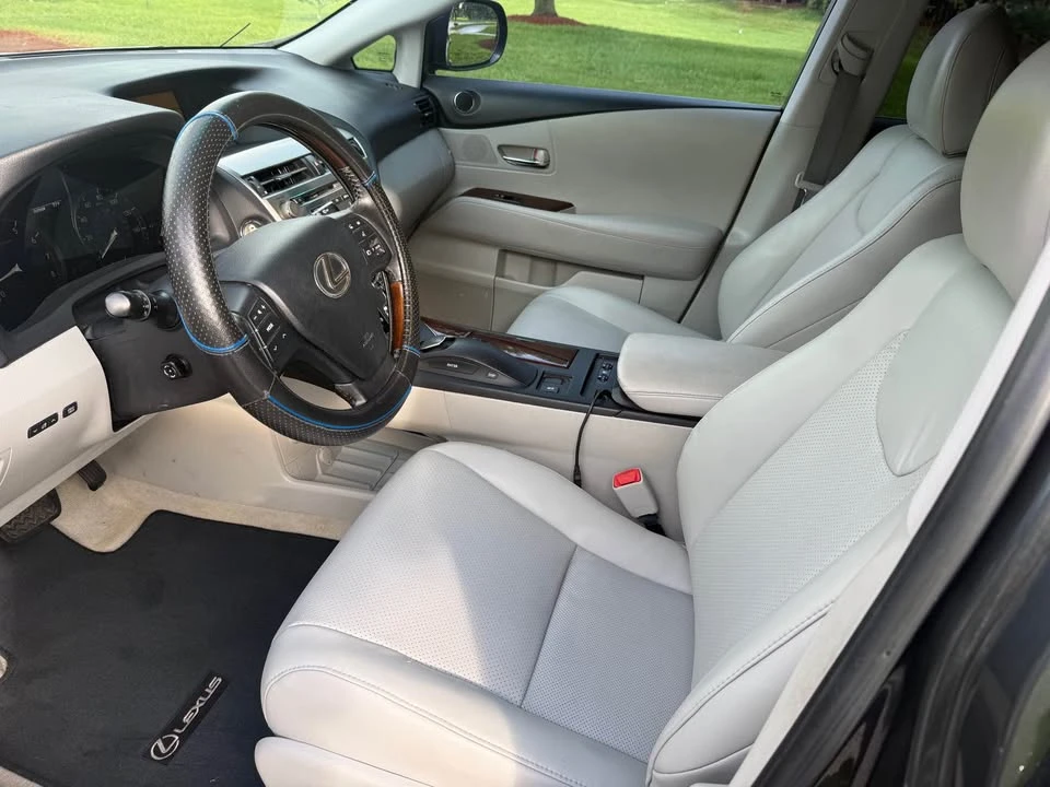 2011 Lexus RX 3rd Gen - Image 9 of 15