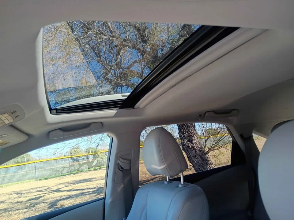2011 Lexus RX 3rd Gen - Image 11 of 14
