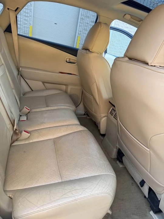 2011 Lexus RX 3rd Gen - Image 17 of 18