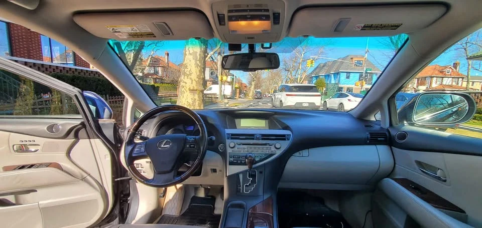 2011 Lexus RX 3rd Gen - Image 17 of 19