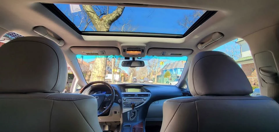 2011 Lexus RX 3rd Gen - Image 18 of 19
