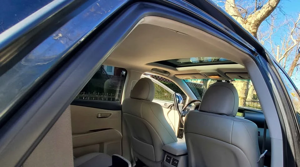 2011 Lexus RX 3rd Gen - Image 11 of 19