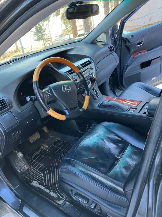 2011 Lexus RX 3rd Gen - Image 17 of 19
