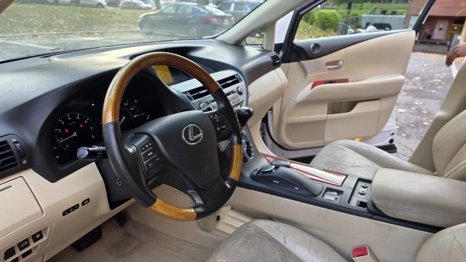 2011 Lexus RX 3rd Gen - Image 6 of 7