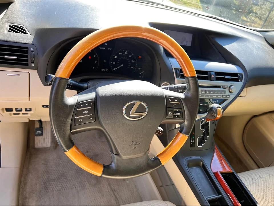 2011 Lexus RX 3rd Gen - Image 17 of 20