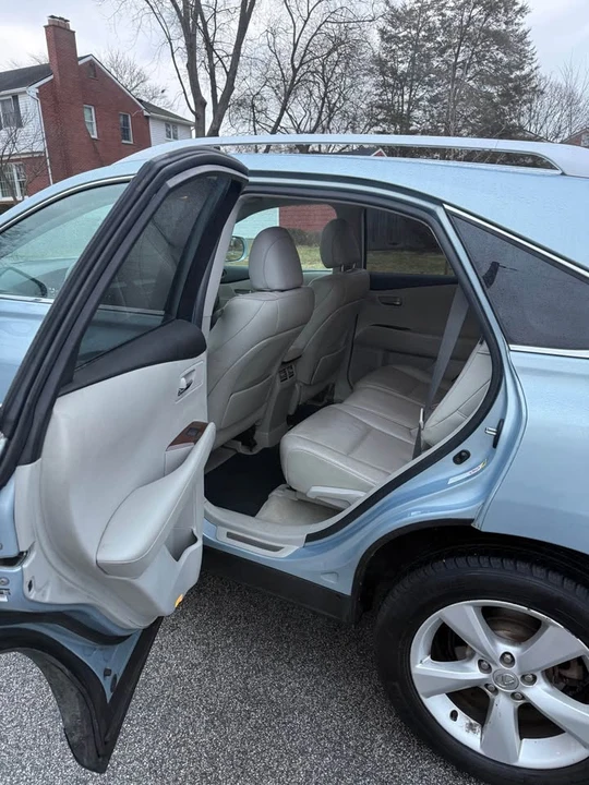 2011 Lexus RX 3rd Gen - Image 16 of 20