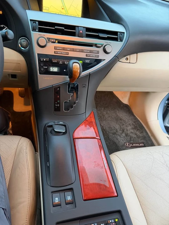2011 Lexus RX 3rd Gen - Image 16 of 16