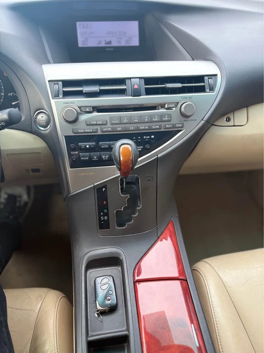 2011 Lexus RX 3rd Gen - Image 13 of 15