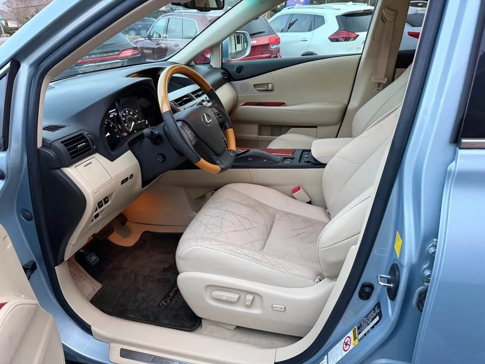2011 Lexus RX 3rd Gen - Image 14 of 16