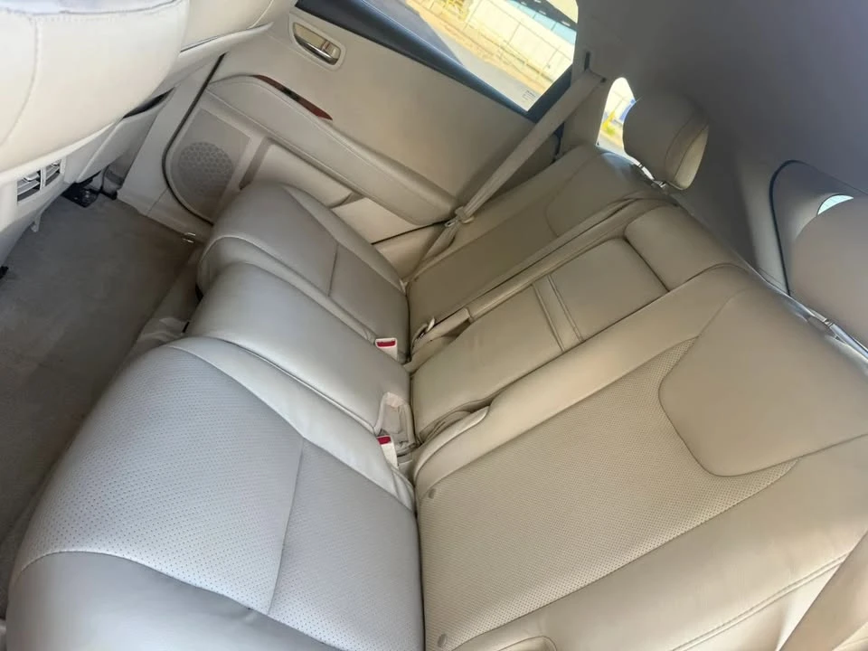 2011 Lexus RX 3rd Gen - Image 15 of 20