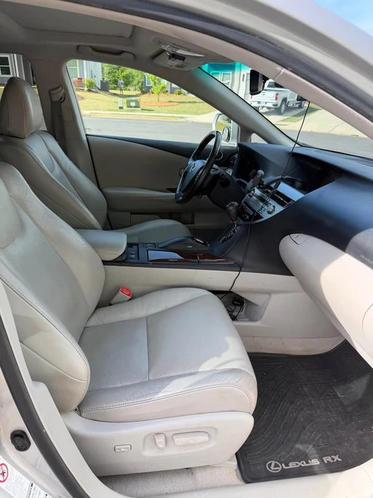 2011 Lexus RX 3rd Gen - Image 9 of 15