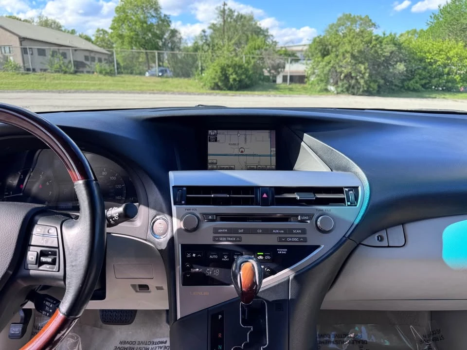 2011 Lexus RX 3rd Gen - Image 13 of 20