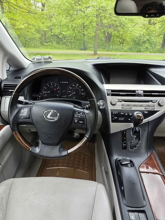 2011 Lexus RX 3rd Gen - Image 13 of 20