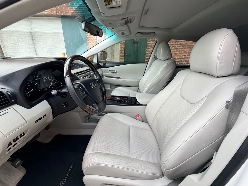 2011 Lexus RX 3rd Gen - Image 17 of 21