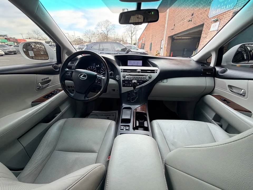2011 Lexus RX 3rd Gen - Image 16 of 21