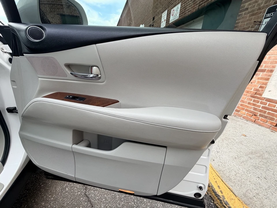 2011 Lexus RX 3rd Gen - Image 20 of 21