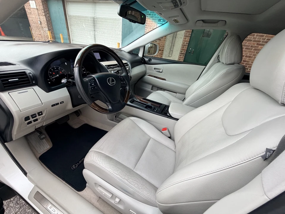 2011 Lexus RX 3rd Gen - Image 18 of 21
