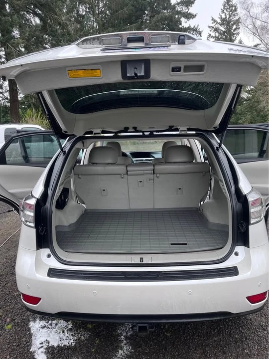 2011 Lexus RX 3rd Gen - Image 17 of 18