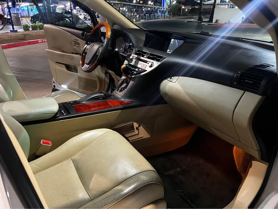2011 Lexus RX 3rd Gen - Image 16 of 20