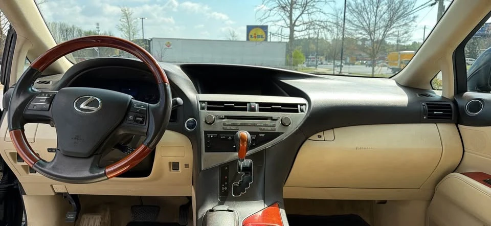 2011 Lexus RX 3rd Gen - Image 14 of 16