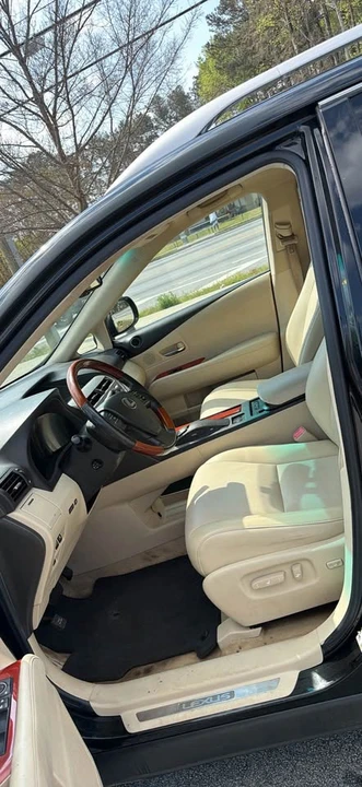 2011 Lexus RX 3rd Gen - Image 13 of 16