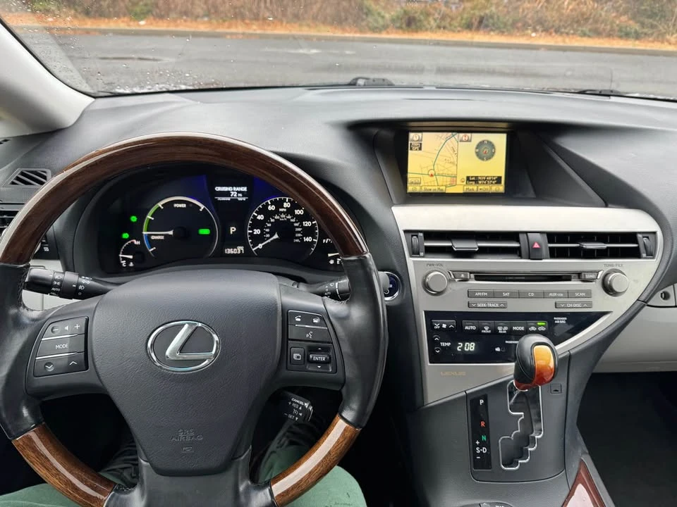 2011 Lexus RX 3rd Gen - Image 11 of 16