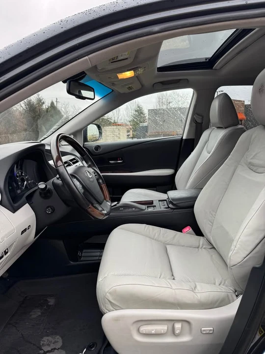 2011 Lexus RX 3rd Gen - Image 8 of 16