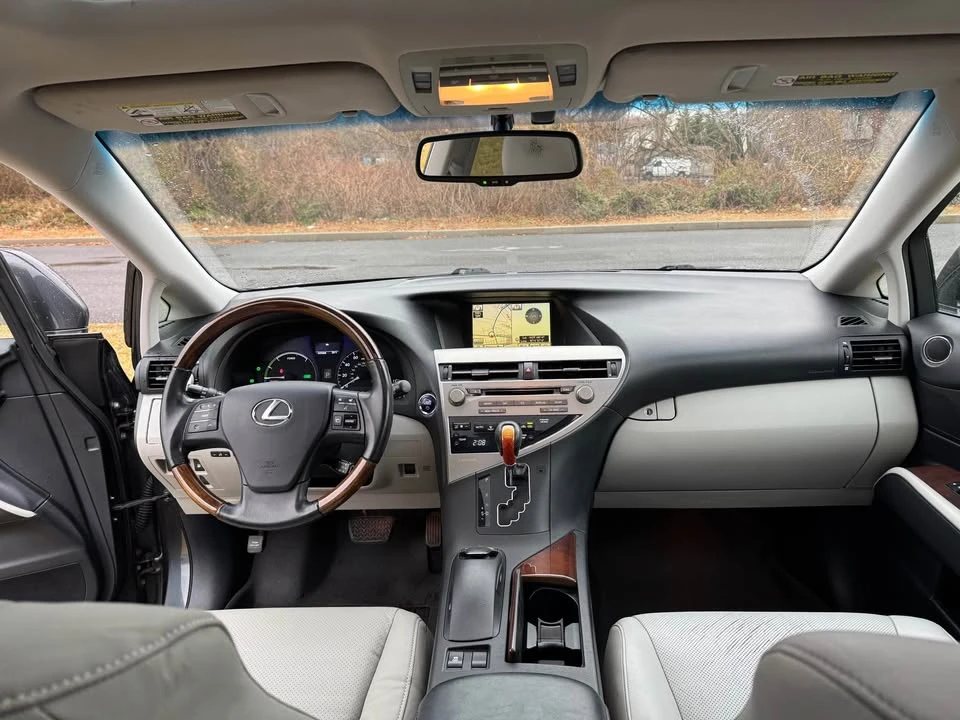 2011 Lexus RX 3rd Gen - Image 10 of 16