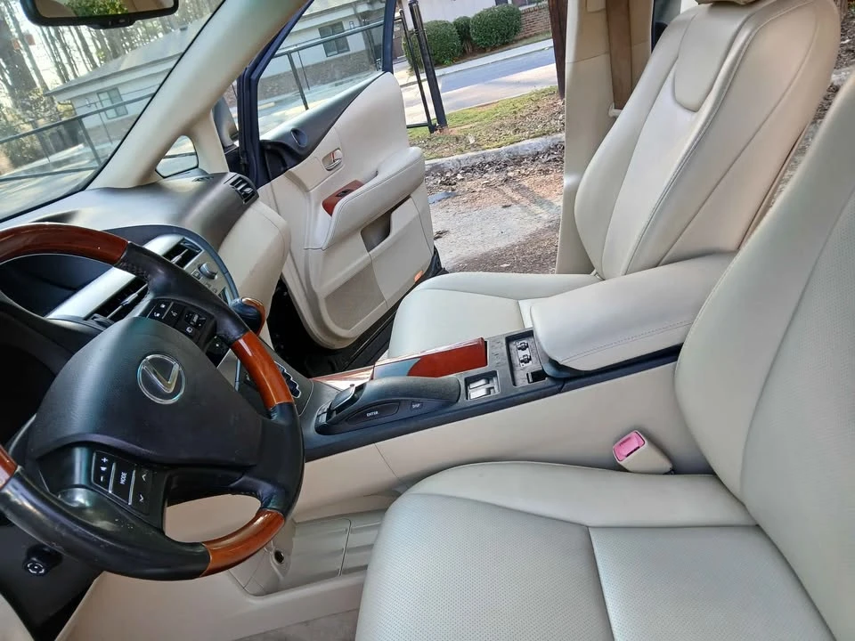 2011 Lexus RX 3rd Gen - Image 15 of 17