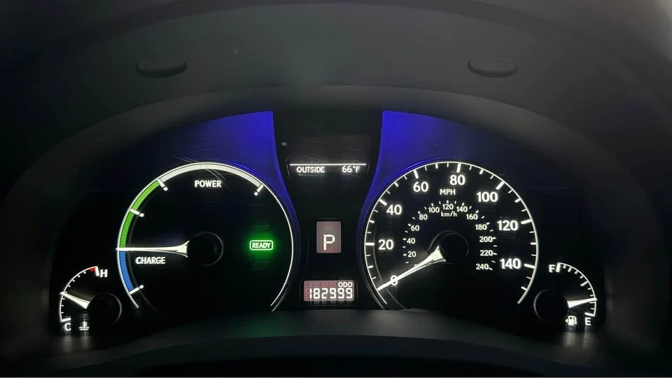 2011 Lexus RX 3rd Gen - Image 10 of 16