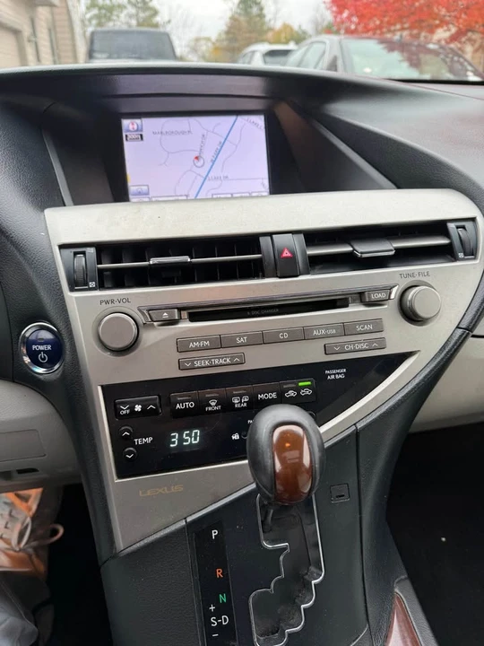 2011 Lexus RX 3rd Gen - Image 9 of 15