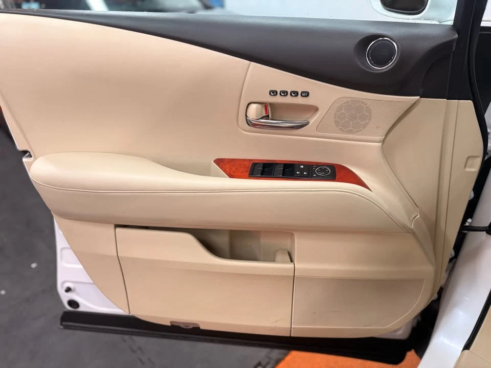 2011 Lexus RX 3rd Gen - Image 19 of 20